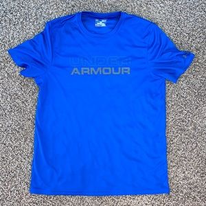 Men’s under armor medium athletic Tee “loose fit heat gear”